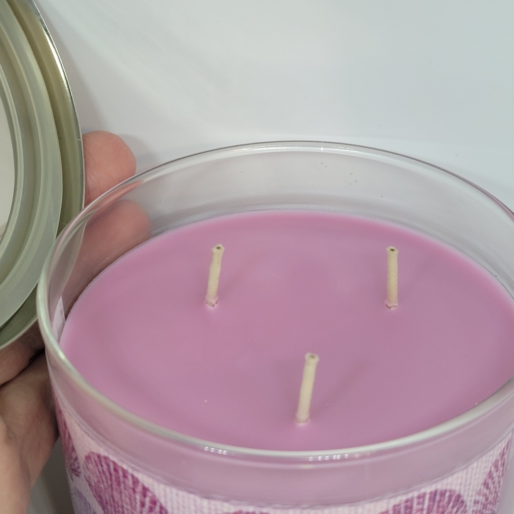 Bath & Body Works Black Cherry Merlot 3-Wick Candle 14.5oz NEW - Picture 2 of 3
